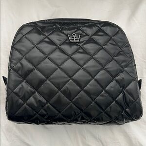 New Oliver Thomas makeup bag